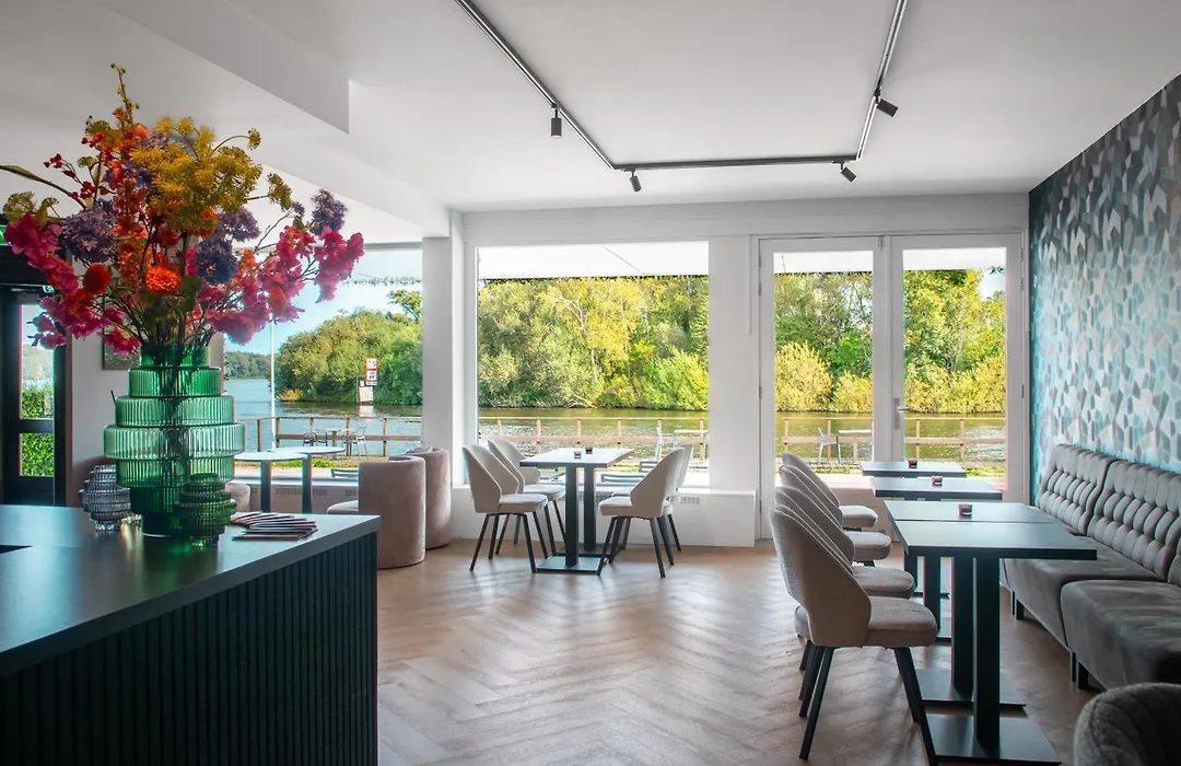 Amsterdam Lake Hotel-1
