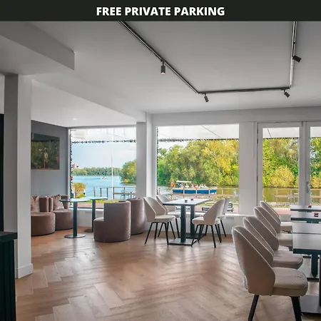 Amsterdam Lake Hotel-2